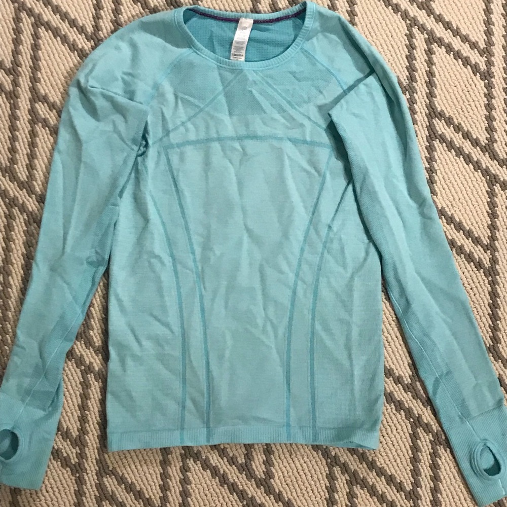 Athletic longsleeve top